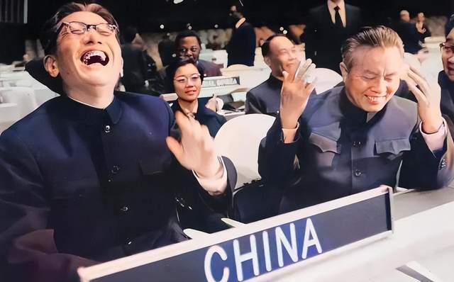 乔冠华去世，中央发布40字的讣告，他的妻子为何说活不下去
